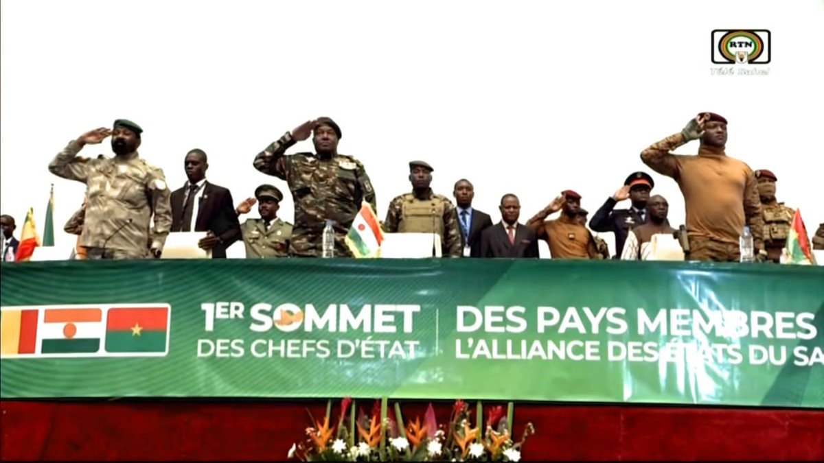 Sommet de l’AES: «Nos peuples ont irrévocablement tourné le dos à la Cédéao» rfi.my/Al6c.x