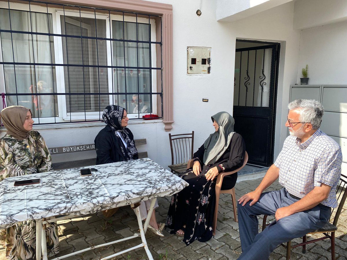 akkadinizmit41's tweet photo. İlçe Kadın Kolları Başkanımız Pınar Atabay ve yönetim kurulu üyelerimiz, Hac vazifesini yerine getiren vatandaşlarımıza ziyarette bulundular.
@aysekesir 
@erkankandemir https://t.co/RhZc3Lbqpn