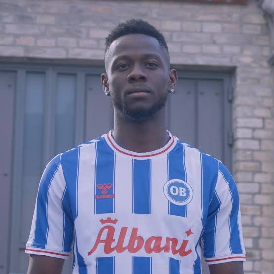 sachatavolieri's tweet photo. 🔴 Infos #RSCL : 
🇭🇹 Le #Standard de Liège négocie actuellement avec Odense SK pour tenter d’obtenir le prêt de Don Deedson Louicius. Les liégeois ne sont pas seuls sur le dossier de l’ailier droit. Wait&amp;See. #mercato #JPL https://t.co/XhtdT7TdoY