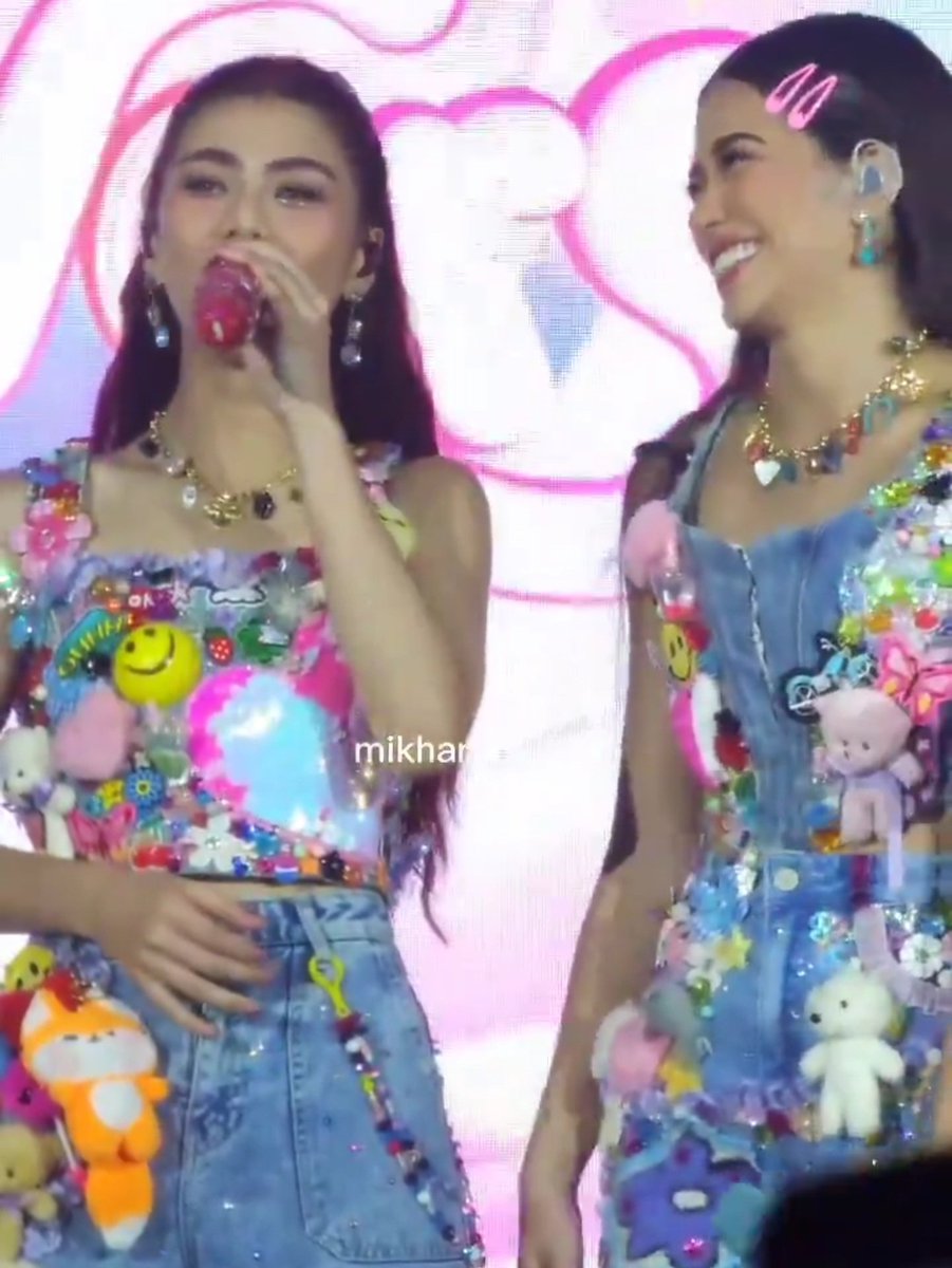 aiahpls's tweet image. when magtatagpo ang tingin