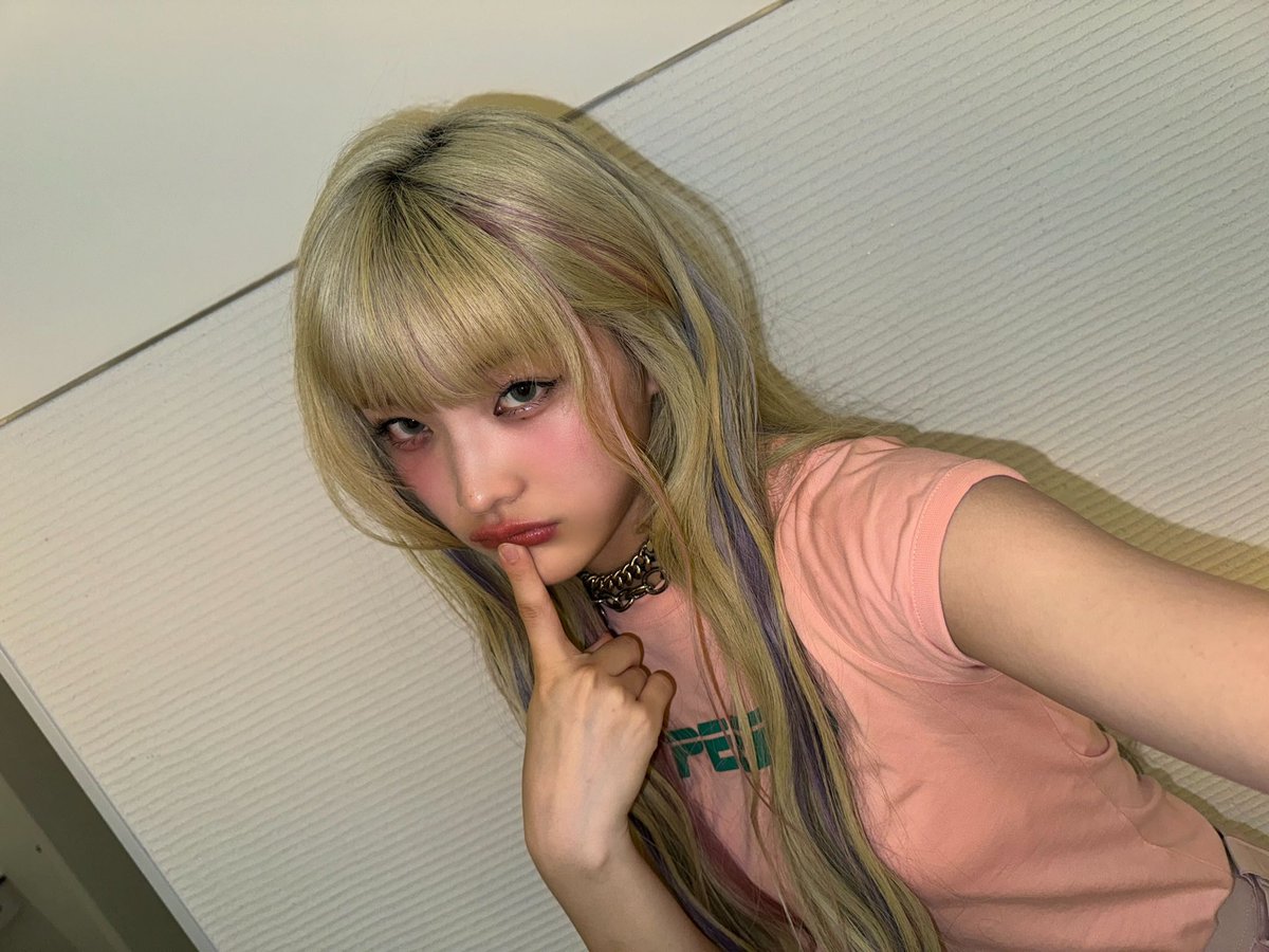 오늘 생방송 THE MUSIC DAY에 출연할 수 있게 돼서 너무 너무 영광이었고 정말 행복했습니다! 🍀 🥰 ✨

今日、ステージをみに来てくださった方々！8時間 本当にお疲れ様でした！皆さんのたくさんの歓声を聞くことが出来て本当に嬉しかったです💕おやすみなさい〜💤

#ILLIT #아일릿 #IROHA #이로하