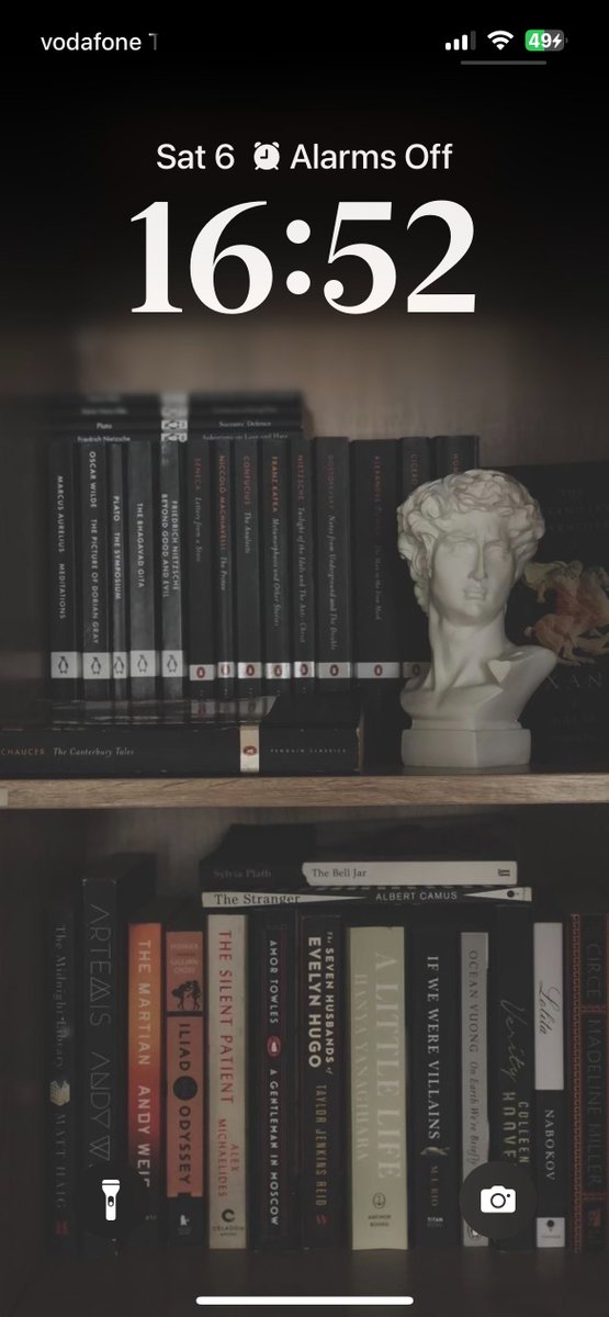 screenartx's tweet image. 📚✨ Dive into a world of wisdom and stories. #BookLover #LiteraryCollection #ScreenArt