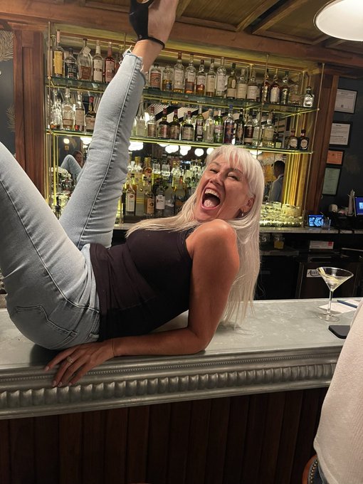 Can&rsquo;t take me anywhere 😂 https://t.co/x4XUZOg5SZ<a href="/tag/feet"class="tags"><span>#feet</span></a><a href="/tag/gilf"class="tags"><span>#gilf</span></a>