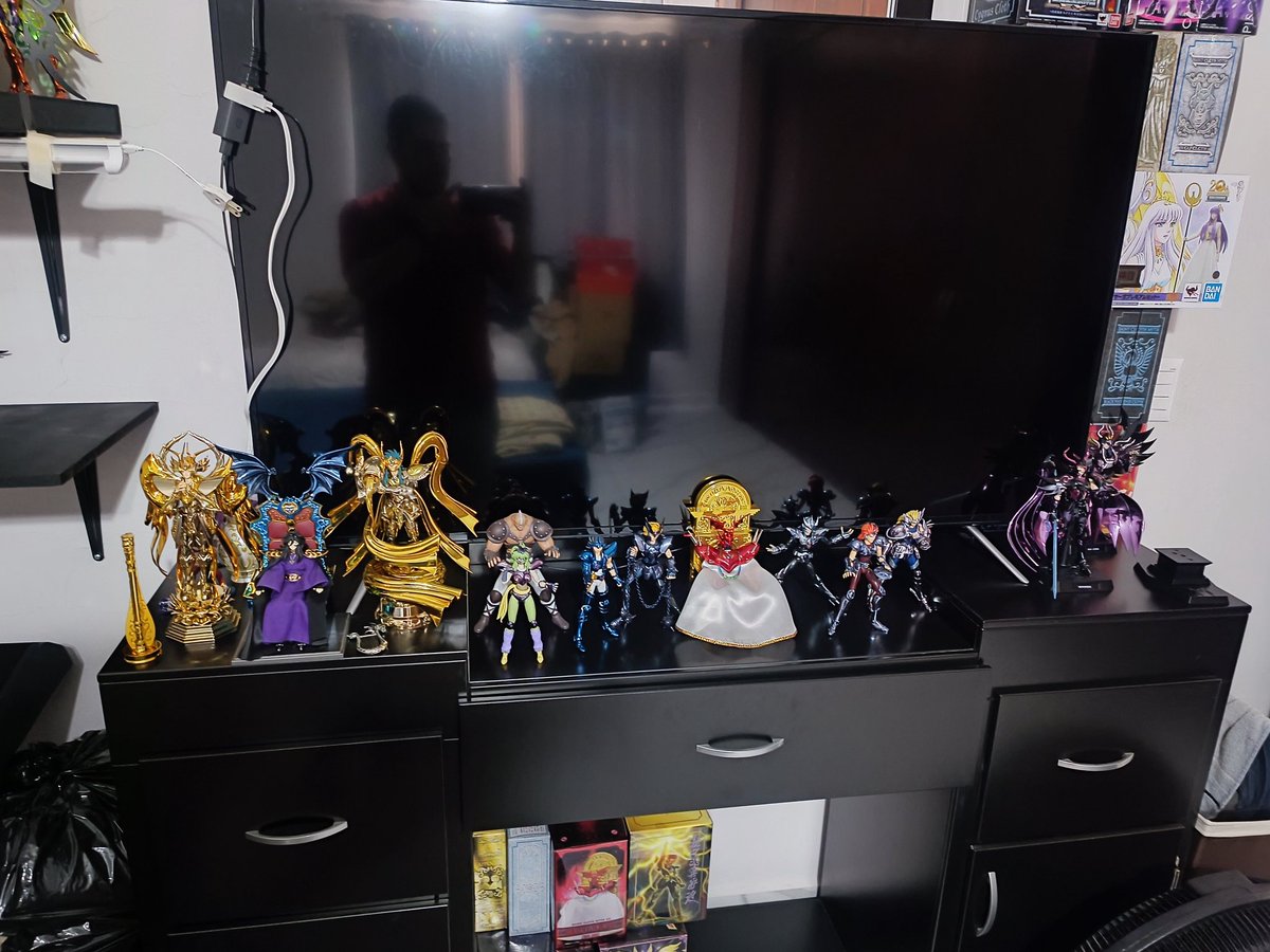 Sam_MantasGame's tweet photo. @alkapone  ahora que quieres tu colección de caballeros del zodiaco, te muestro la colección que tiene mi tio https://t.co/0lAW4xg09S