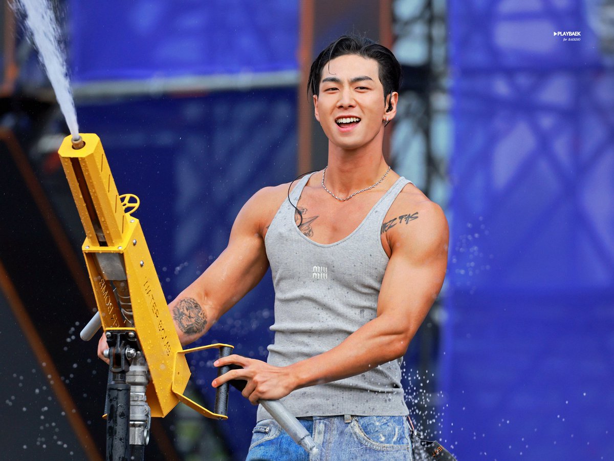 PLAYBAEK_721's tweet photo. 240705 워터밤 서울 Waterbomb Seoul

#백호 #BAEKHO #강동호 #KANGDONGHO https://t.co/BOs7OPdqpr