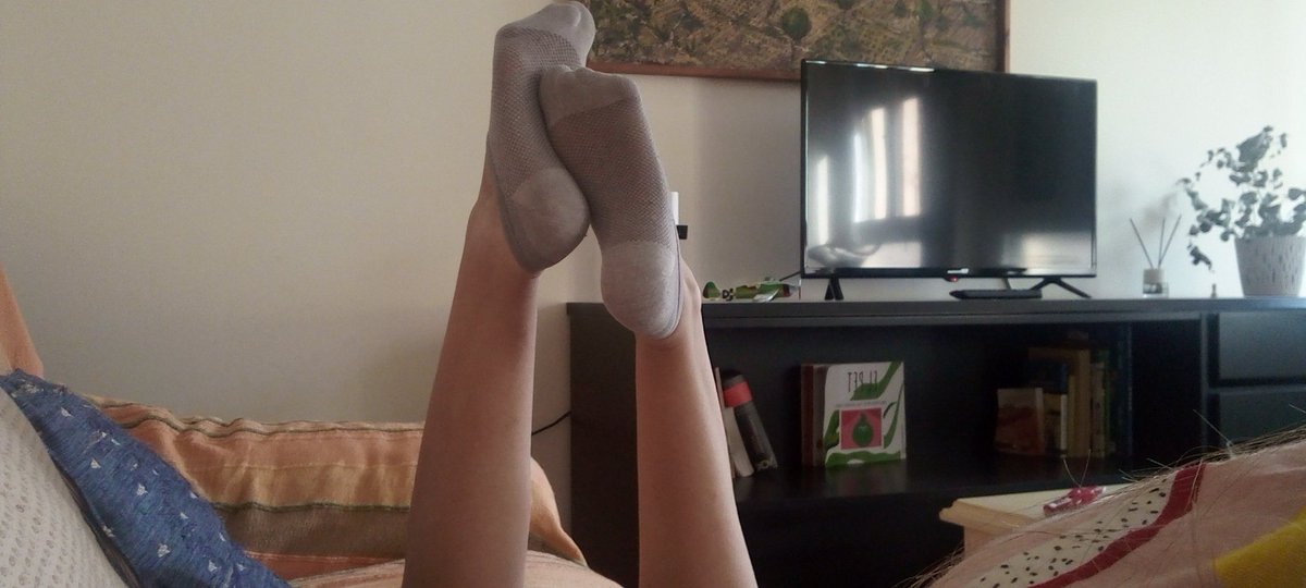OneGirlSixToes's tweet photo. Is there a fan for my 6th toe? 🤧

#feet #socks https://t.co/mf7nGnQDKk