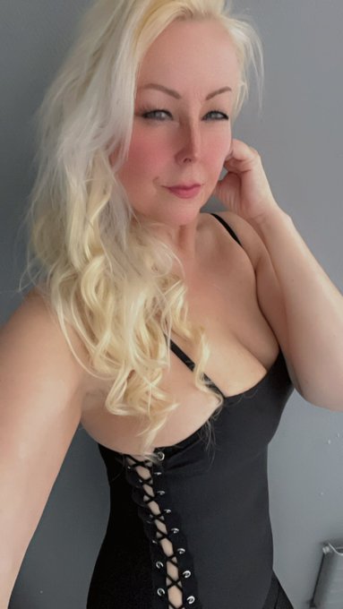 Added PayPal and Throne to my Linktree https://t.co/P0W6jcUB3f<a href="/tag/sexy"class="tags"><span>#sexy</span></a><a href="/tag/blonde"class="tags"><span>#blonde</span></a><a href="/tag/milf"class="tags"><span>#milf</span></a><a href="/tag/dans"class="tags"><span>#dans</span></a><a href="/tag/onlyfans"class="tags"><span>#onlyfans</span></a>