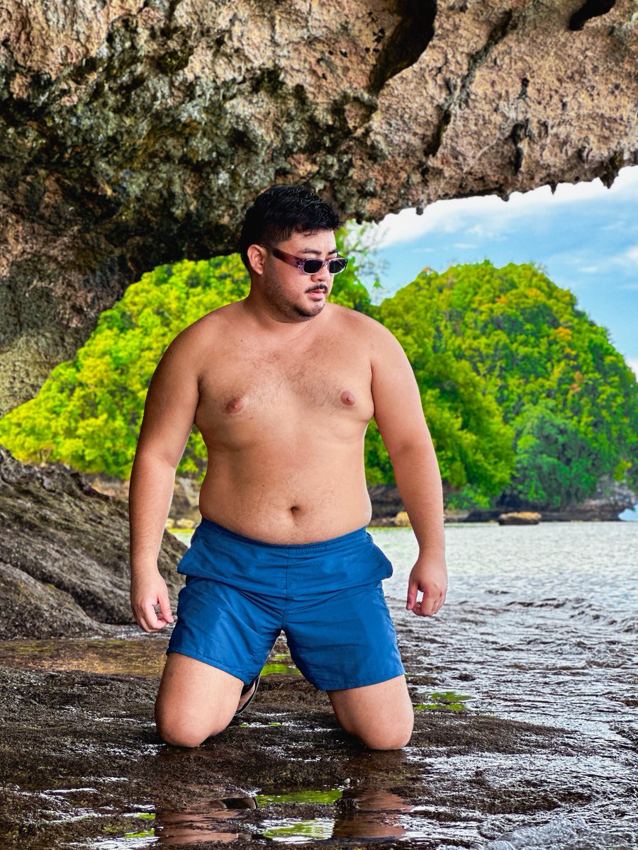 BearFusePH's tweet photo. Some demons need vacation too 🌊 https://t.co/vawtSKvflS
