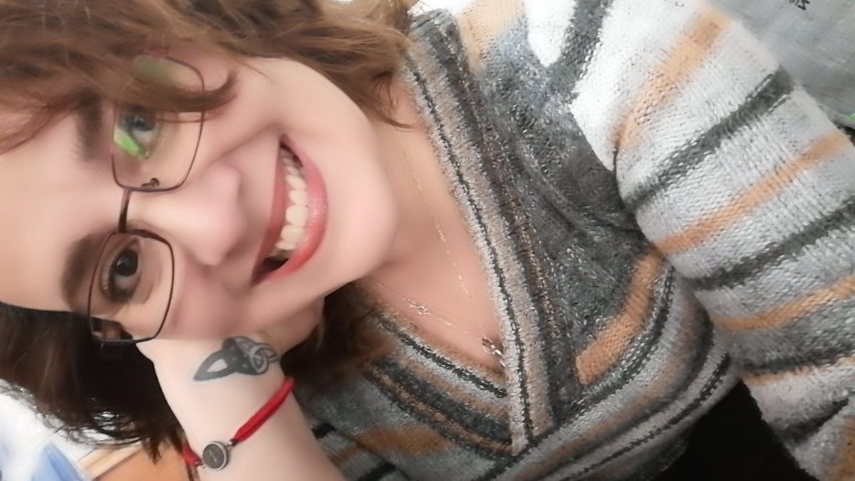 Hace algunos días alguien me dijo que yo solo debía hacer las cosas por mí!!! Y si!!!! Todo es por mi! Aún no llega ese alguien que se.merezca todo de mí!