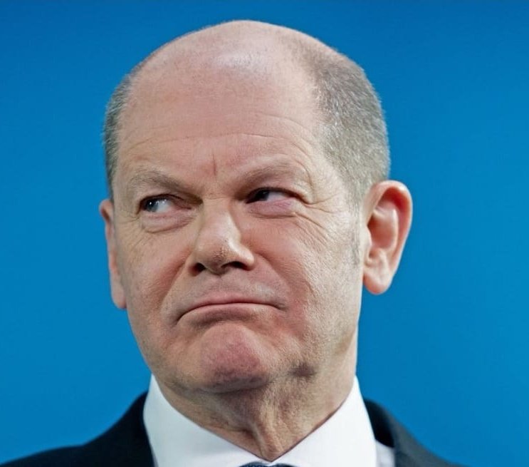 mafifee_'s tweet photo. Ein Kanzler ohne Charakter.
Ein Kanzler ohne Kompetenz.
Ein Kanzler ohne Gewissen.
Ein Kanzler ohne Anstand. 
Ein Kanzler ohne Empathie.
Ein Kanzler ohne Führungsstärke.
Ein Kanzler ohne Gedächtnis.

Ein Kanzler der Schande. https://t.co/B5yvWeTYkz