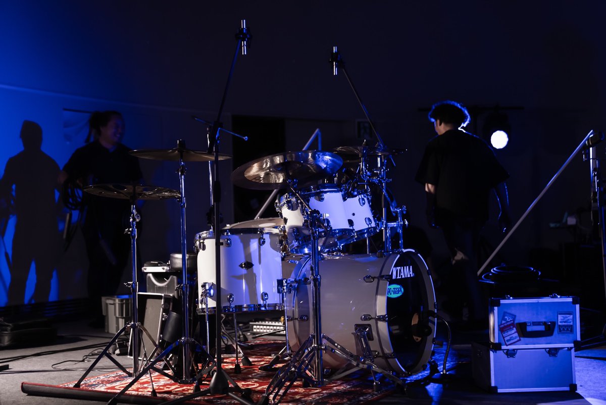 dryouli's tweet photo. 配信ライブありがとうございました！！
今日のドラムセットくんの様子🥁
いろいろセッティング迷ったけどこれでよかった！！ https://t.co/bDdPDPUb5Z