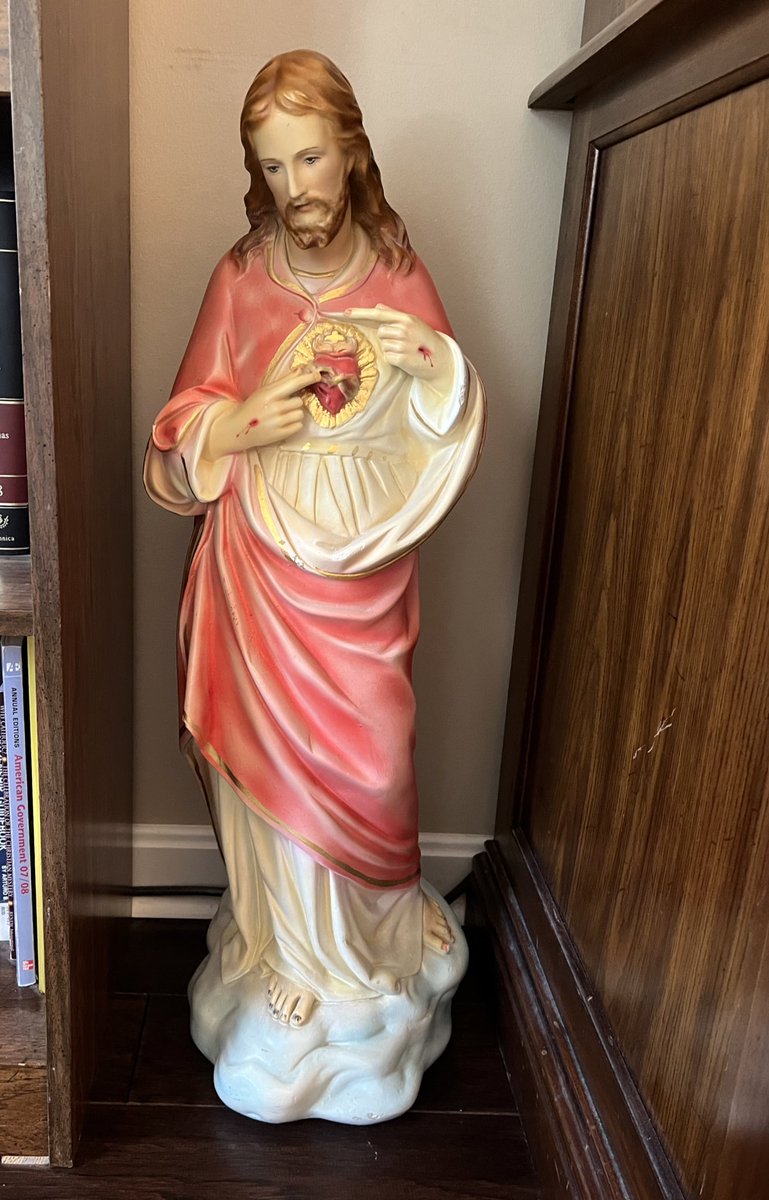 j_schlotter's tweet photo. Such a beautiful gift from by parents 😀 I can’t believe they found this at a yard sale for $3! Such a perfect addition to our family’s prayer corner! #sacredheartofjesus #catholic #catholiclife #faith https://t.co/dK1vR5cSEd