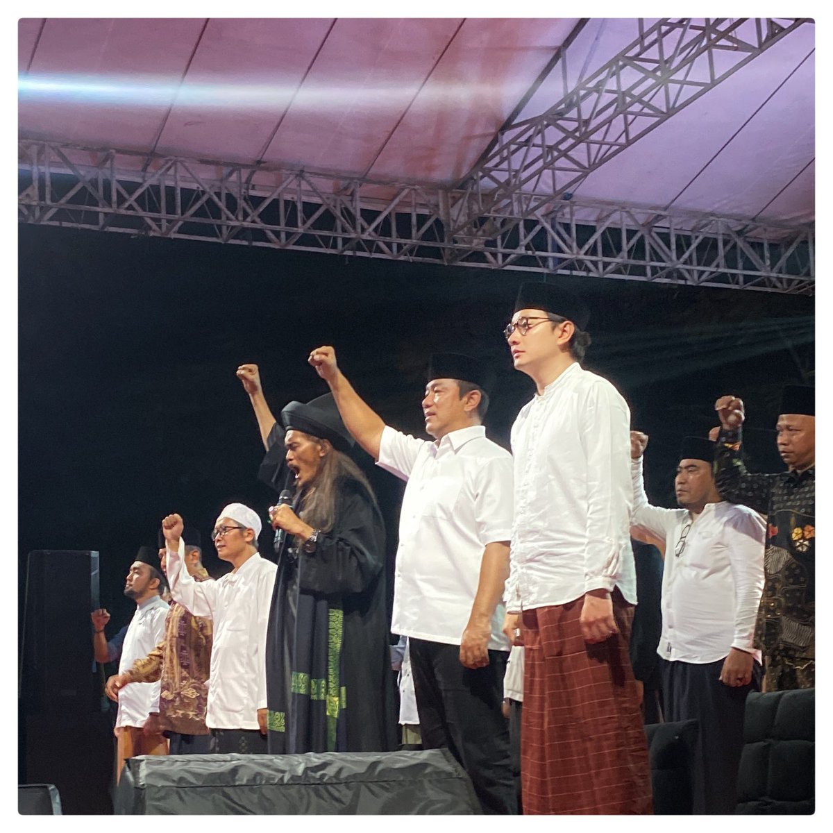 Selamat menyambut Tahun Baru Hijriyah, 1 Muharam 1446 H 🙏🏻 Semoga kita semakin mendapat kelimpahan berkah dari Allah SWT.. Aamiin 🤲🏻