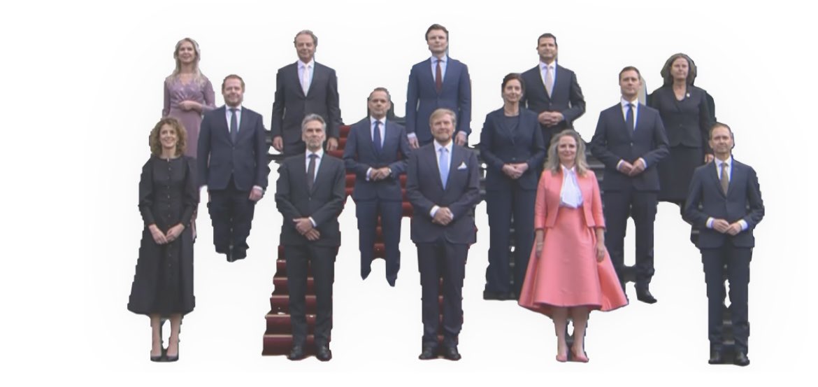 Uit NRC: “Dit kabinet mag geen publiek gefinancierde leerschool worden voor bewindslieden die het verschil niet snappen tussen het Kamerlidmaatschap en een ministerschap. Die niet begrijpen dat democratie bij uitstek ook draait om respect en bescherming van minderheden.”