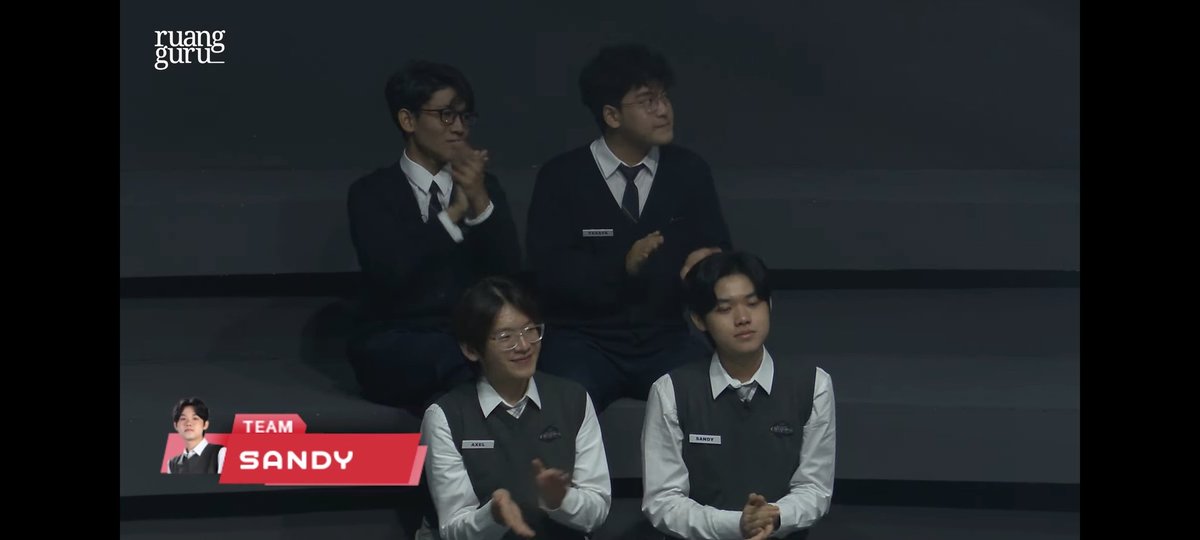 stoodieland's tweet image. HOW SMART THEY ARE 😭😭😭😭🥰💘🤍💗❤️‍🔥 paraahh ini tim sandy no counter 🥹🥹 wlpn aku dukungnya tim ka shakira but its okay they did well 😋 banyakin acara kyk gini pls how obsessed i am.. BTW PAS AGHNA NGMNG PAKE B INDO INI NGAKAK BGT PLS 🤣🤣🤣