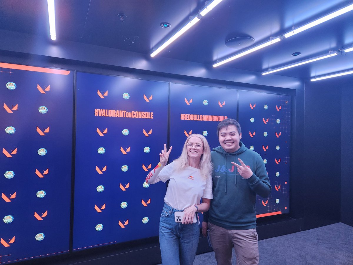 KiraKira22tk's tweet photo. Was in luzerne to play valorant on console and I could meet @mimimimichaela there and learn more about esport and the game in general. It was a great event and I even got a plushy thanks @RedBullCH for the invite ๐๐
#VALORANTonCONSOLE
#REDBULLGAMINGWORLD https://t.co/TchjVlFkgv