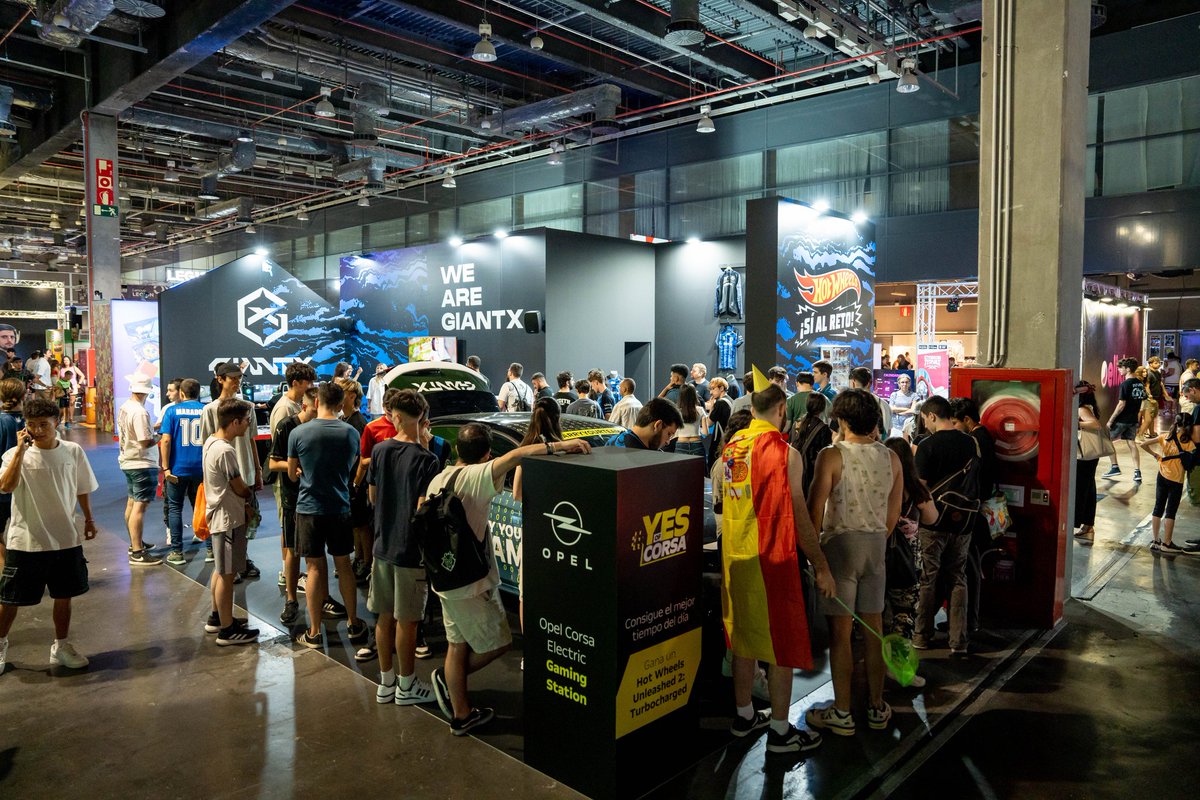 GIANTXGG's tweet image. ¿Qué se puede jugar a la PlayStation 5 en el maletero de un coche? #YesOfCorsa 

La que hemos liado junto a @Opel_Spain en nuestro stand de OWN Valencia es otra liga.