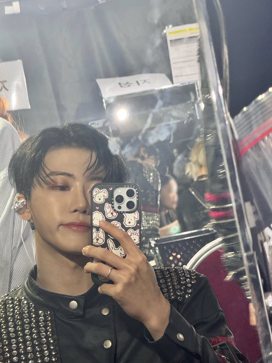 อหหห เซ้ทหน้ากระจกผมสั้นย้อมดำคือหล่อชิบเป๋งเลยว่ะ พี่แจมินㅠㅠㅠㅠㅠㅠㅠㅠㅠ