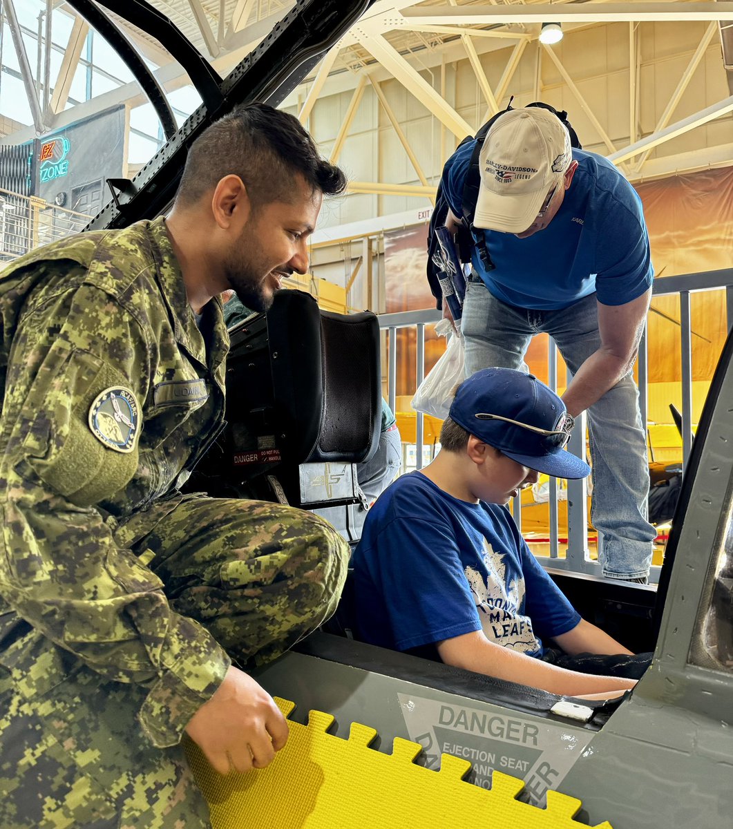 Air Force 100 Weekend is off to a great start, and the fun continues tomorrow! Details/tickets at warplane.com/events/upcomin… 
#rcaf100