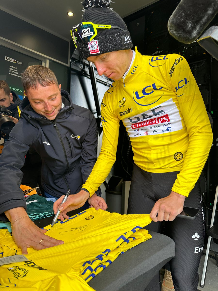 Tour de France™ (@letour) on Twitter photo 💛 RT & follow for the chance to win a 🇸🇮 <a href="/TamauPogi/">Tadej Pogačar</a> signed Yellow Jersey with <a href="/SANTINI_SMS/">Santini Cycling</a>
💛 RT & follow pour tenter de gagner un Maillot Jaune dédicacé par 🇸🇮 <a href="/TamauPogi/">Tadej Pogačar</a> avec <a href="/SANTINI_SMS/">Santini Cycling</a>
#TDF2024 💛 RT & follow for the chance to win a 🇸🇮 <a href="/TamauPogi/">Tadej Pogačar</a> signed Yellow Jersey with <a href="/SANTINI_SMS/">Santini Cycling</a>
💛 RT & follow pour tenter de gagner un Maillot Jaune dédicacé par 🇸🇮 <a href="/TamauPogi/">Tadej Pogačar</a> avec <a href="/SANTINI_SMS/">Santini Cycling</a>
#TDF2024