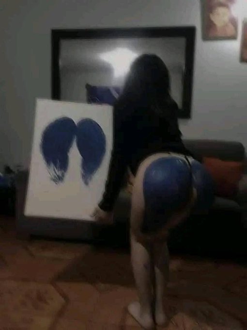 Ya que la venta anda baja, les traigo este bonito cuadro por 20k pesos. Qui&eacute;n dice yo?? 🙋🏻&zwj;♂️ https://t<a href="/tag/stripchat"class="tags"><span>#stripchat</span></a><a href="/tag/stripchatlive"class="tags"><span>#stripchatlive</span></a>