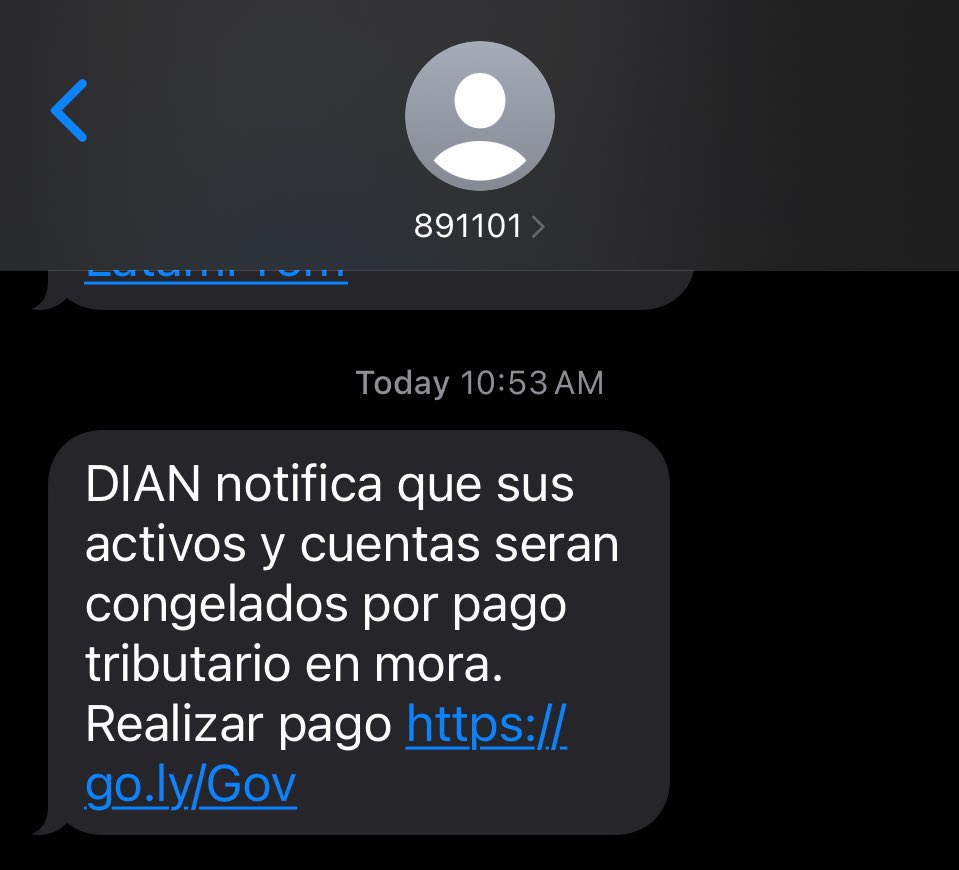 DarkOperator's tweet image. Aun sigo sin entender por qué @ClaroColombia permite que el servicio de SMS siga siendo utilizado para cometer fraudes como este con @DIANColombia. Cualquier delincuente paga y se le permite usar el servicio sin ningún control sobre el contenido que envían.