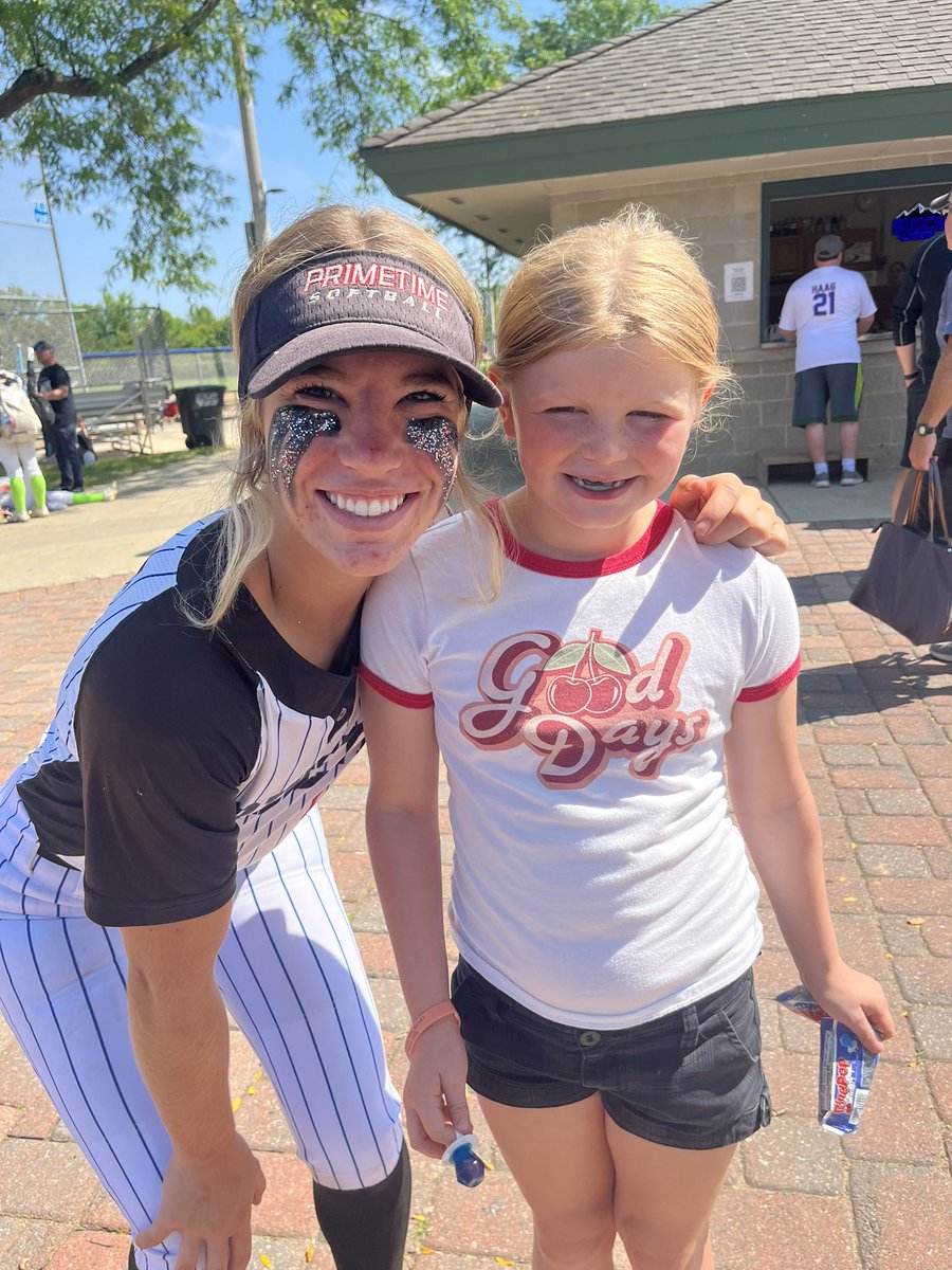 Great start to the morning! 5-3 win! 
<a href="/ellwatts14/">Ella Watts</a> with da 💣 to tie us up 
All around great hitting!! 
Allison Lynch, <a href="/jaid_wehrle/">Jaid Wehrle</a> , <a href="/rubymann_13/">Ruby Mann</a> <a href="/Baylor_Gregory_/">Baylor Gregory</a> either RBIs