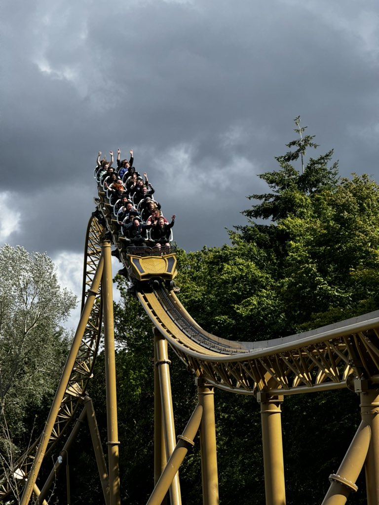 Simps100's tweet image. 💨🎢🪽