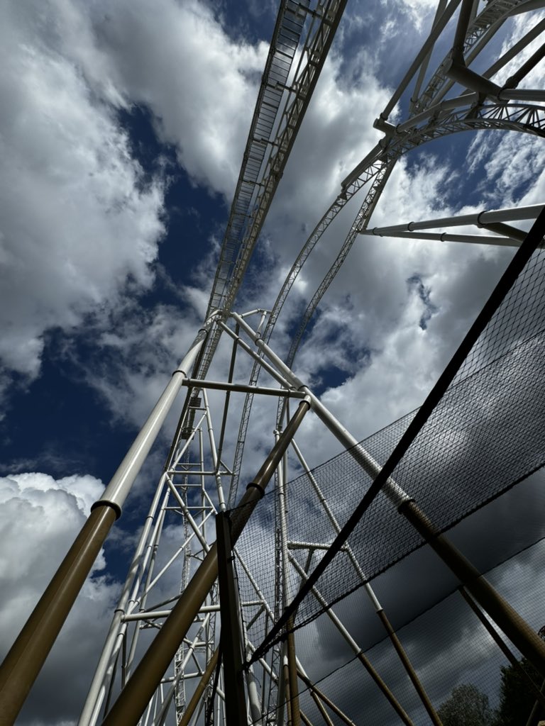 Simps100's tweet image. 💨🎢🪽