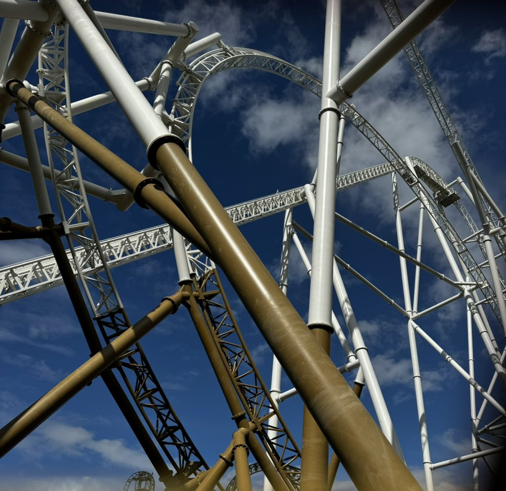 Simps100's tweet image. 💨🎢🪽