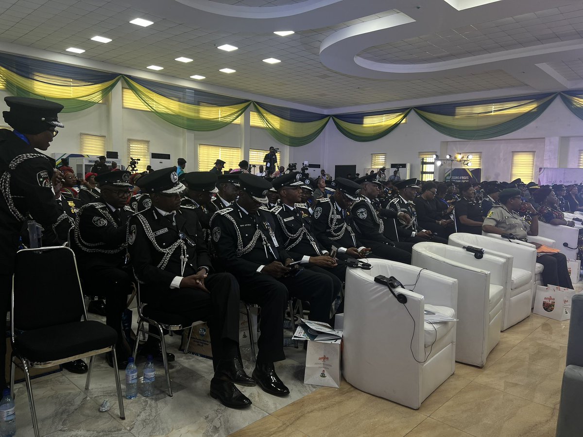 ENG_AJAEZE's tweet photo. International Association Of Police Women Officers, Abuja Nigeria 🇳🇬 https://t.co/HoOJKkRWGy