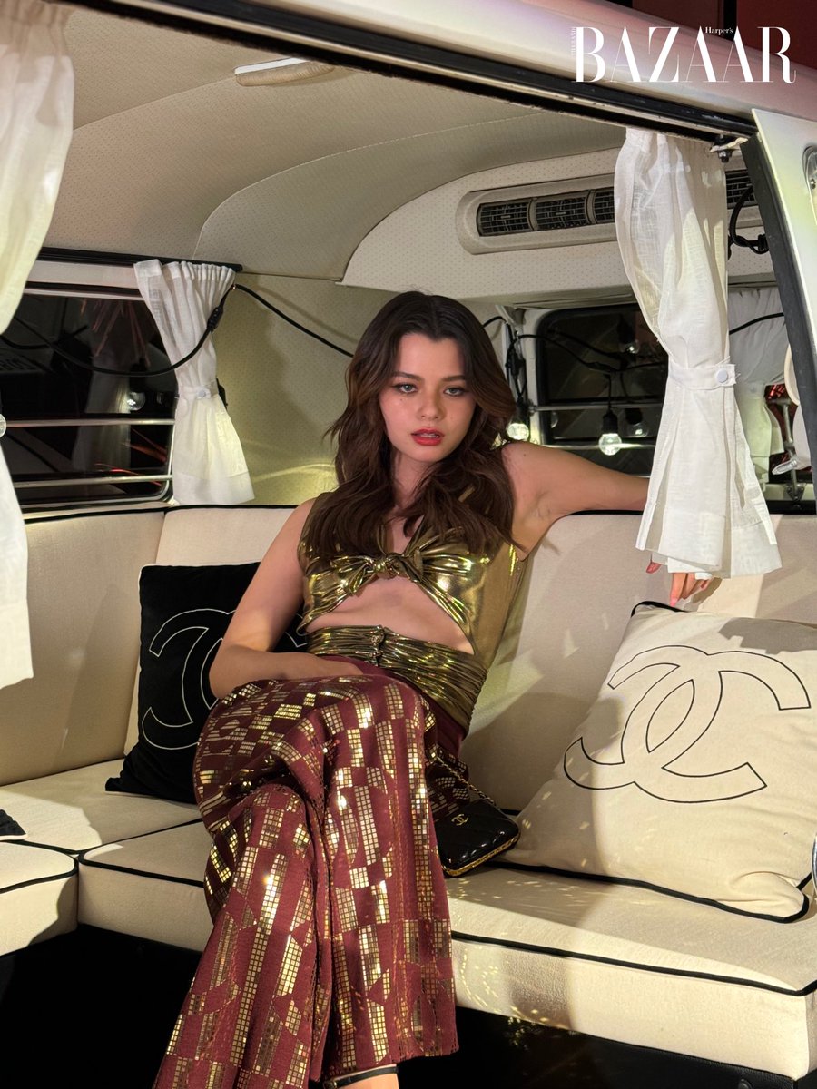 bazaarthailand's tweet photo. #BAZAARMoment โมเมนต์สุดพิเศษของนักแสดงสาวสุดฮอต เบ็คกี้-รีเบคก้า กับการเข้าร่วมงานอีเว้นท์สุดยิ่งใหญ่ ‘CHANEL Summer Tour’ ที่จัดขึ้นย่านตลาดน้อย จุดหมายใหม่ของสถานที่ที่เต็มไปด้วยวัฒนธรรมและศิลปะที่โดดเด่นของประเทศไทย

#BeckyRebecca 
#BeckyArmstrong 
#beckysang𝐞ls https://t.co/Sag1oneXgK