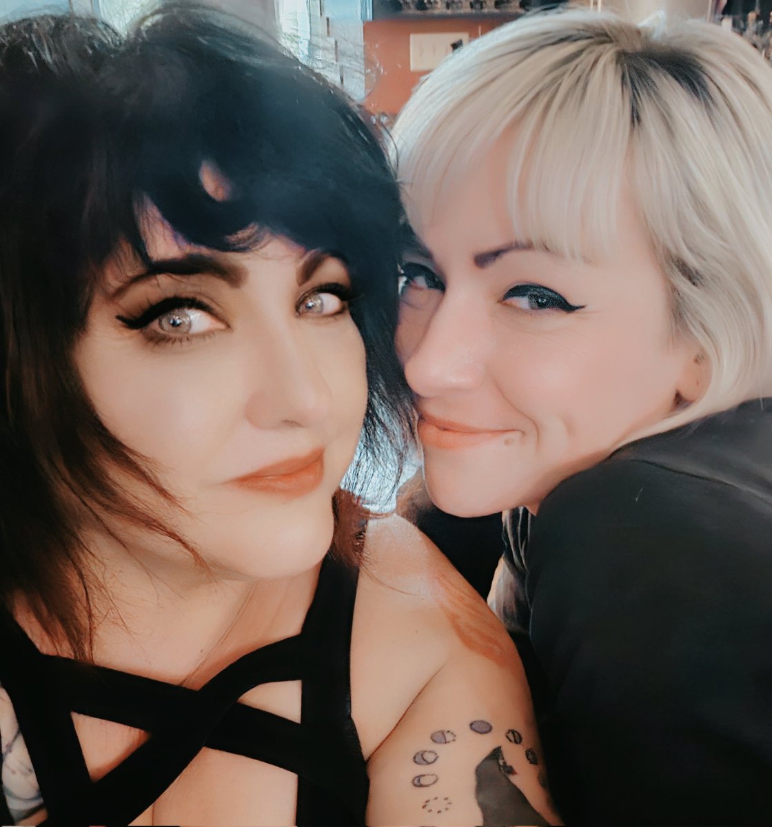 A lovely dinner with <a href="/MissBettyBomber/">Betty Bomber | ATX & FMTY</a>
More fun tonight! Are you ready Saint Louis?