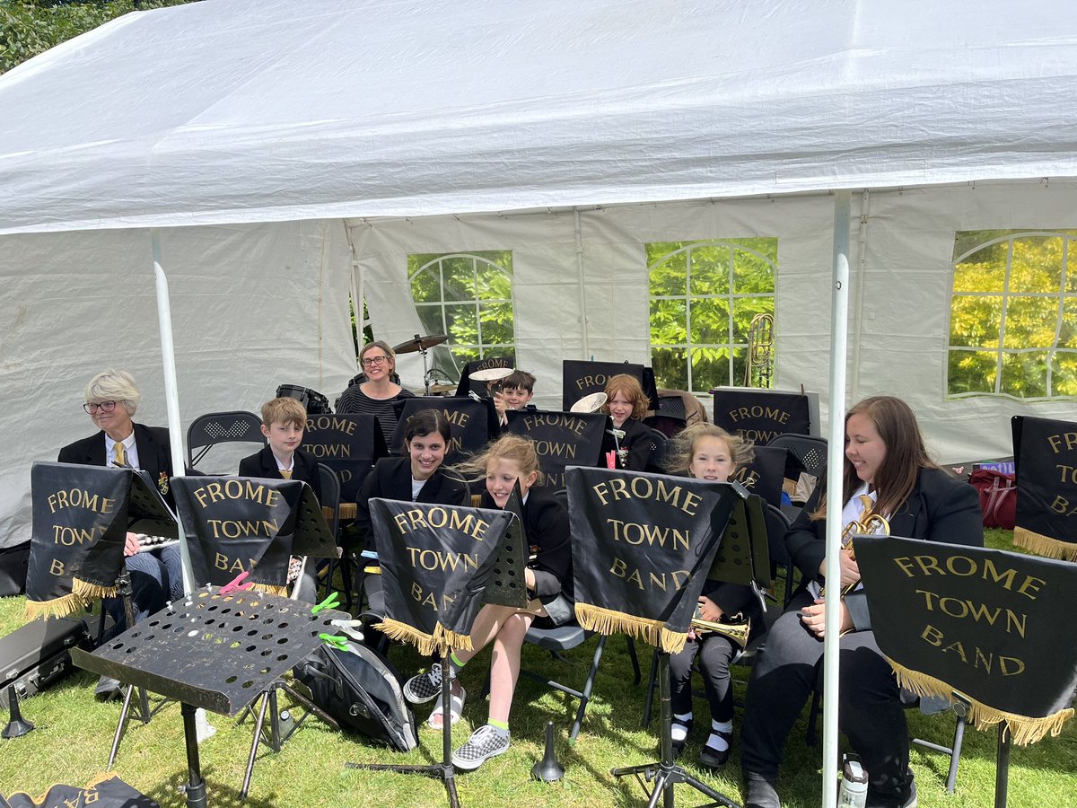 Lovely afternoon at the Blue House for <a href="/Frome_Festival/">Frome Festival</a> with all three bands: beginners were awesome 🤩 🎺🎶 intermediate and main band sounding great .. next gig Victoria Park 24/7/24 6:30pm <a href="/FromeNubNews/">FromeNubNews</a>