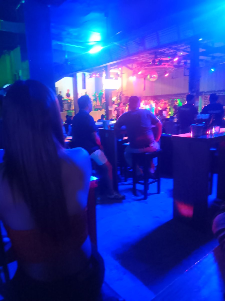 Atm..kinsay naa dri