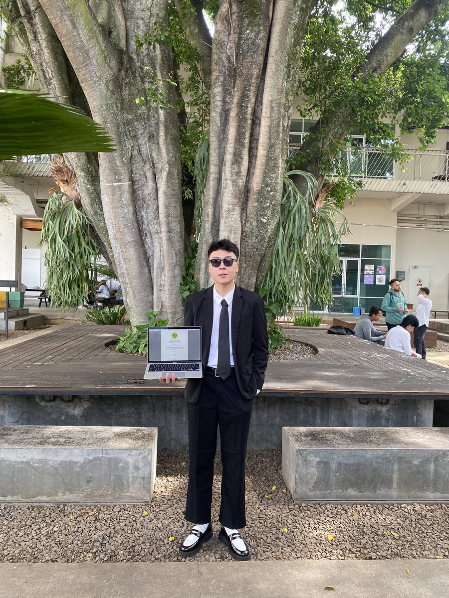 didepanlayar's tweet photo. Sidang skrpsi 2024.🤚 https://t.co/89hpiNq1VM
