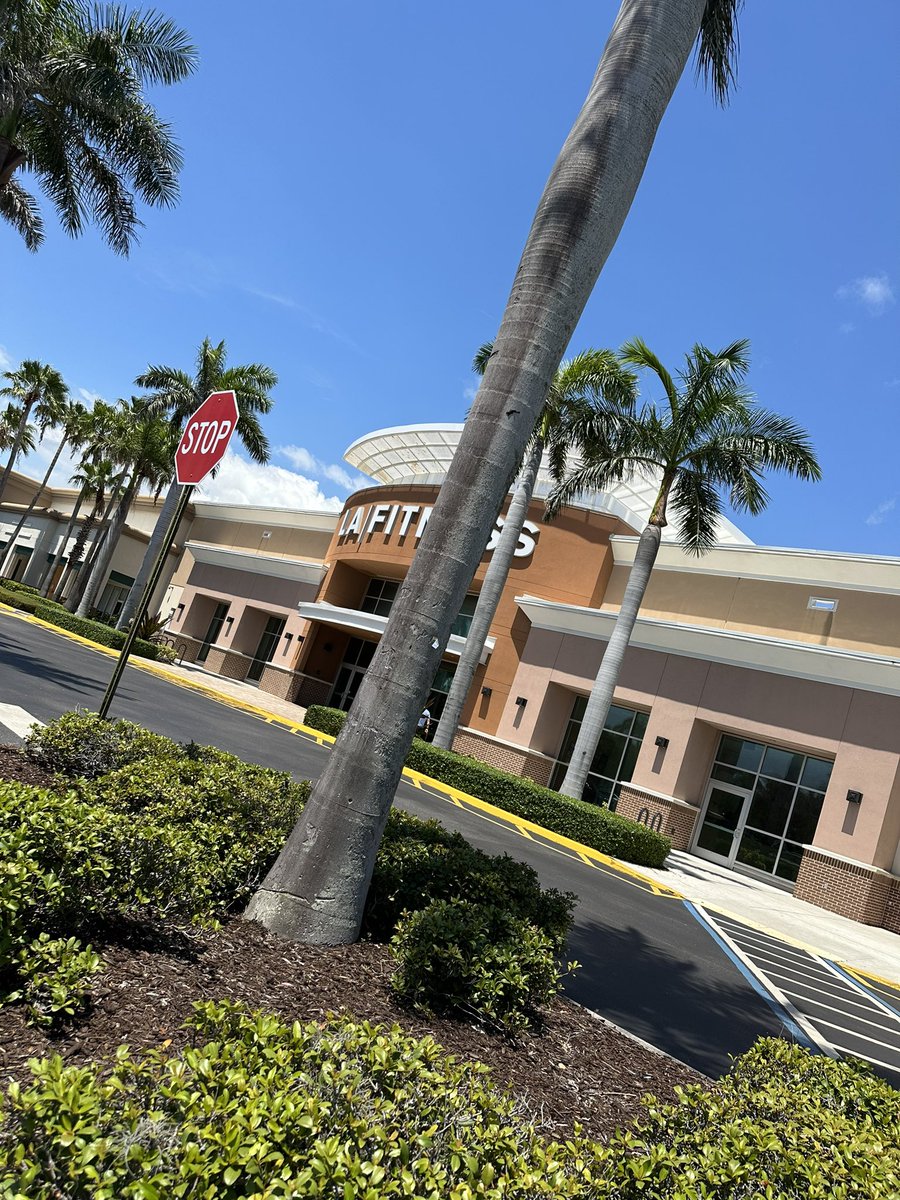 shontellyoga4U's tweet photo. #GYM_LIFE 🏃🏾♀️🤸🏿♀️
It’s been a productive Saturday already. I’m a woman who keeps her car🚘maintained.
Thankfully my auto is in perfect condition for our two scheduled trips: Key Largo, Florida for my girls 21st Birthday🥳7/17/24 & Orlando just because we can to #chill.☀️🌴🏖️ https://t.co/Pn7hlh7hZ7