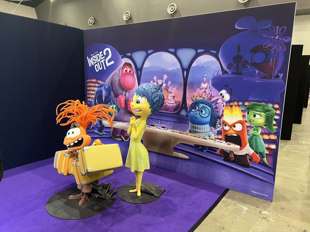 kevantan_11's tweet photo. Disney Store and Inside Out 2 | Supanova 2024 Perth
#supanova #supanovaperth #supanova2024 #perthnova #perth #pcec #wa #westernaustralia #comiccon #convention #plush #plushie #plushies #stuffies #softtoy #disney #disneystore #insideout #insideout2 #stitch #angel @shopDisney https://t.co/DcxIJAuKn6