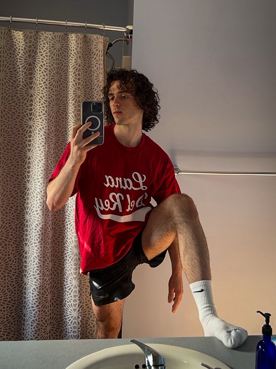 daimonx_'s tweet photo. u fit me better https://t.co/JyptJVtR1X