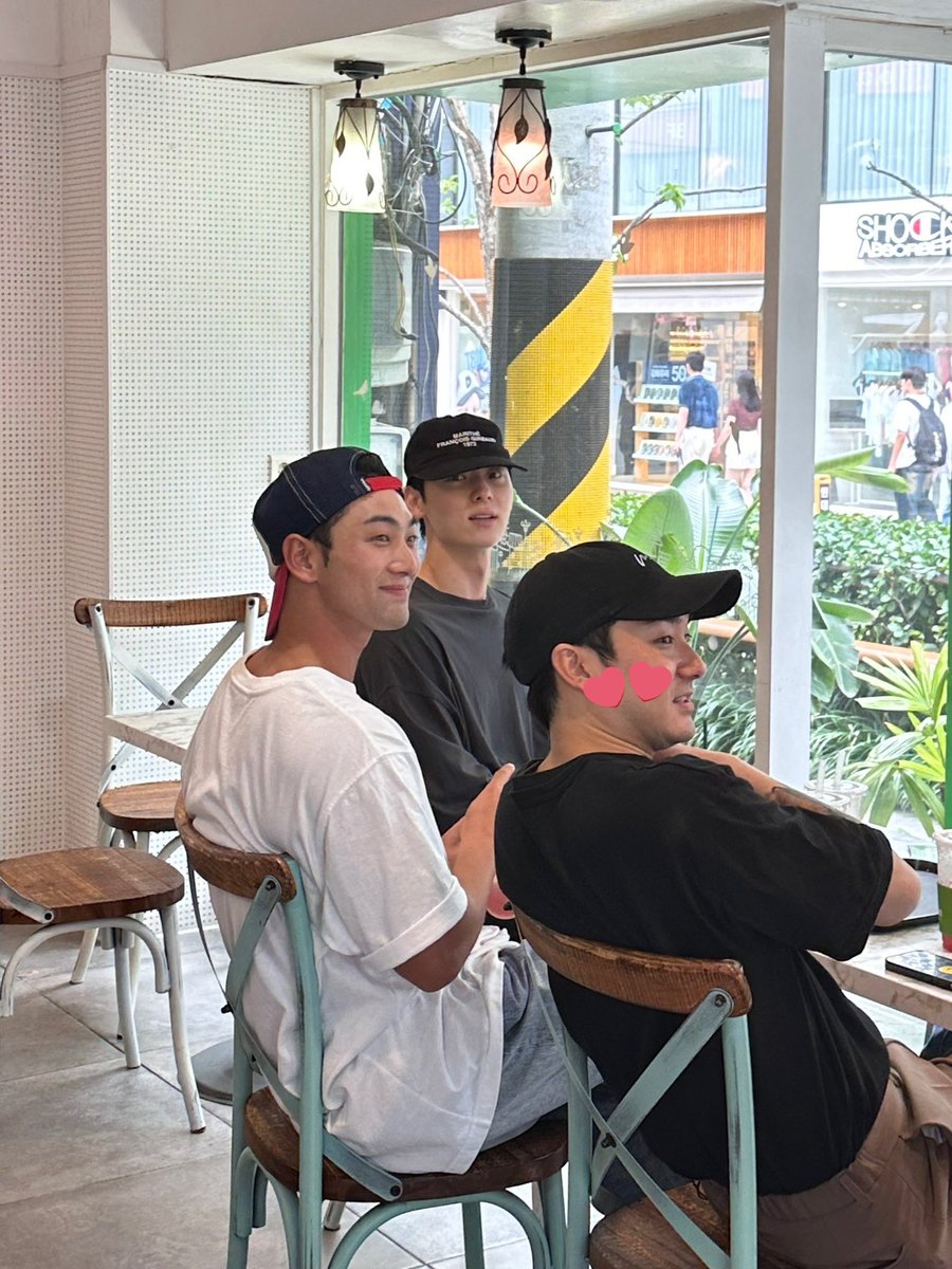 lollapang's tweet photo. 📍브로스 101

카페에서 음료시킨 거 너무 .. 하 .. https://t.co/7Maarvnn2Q