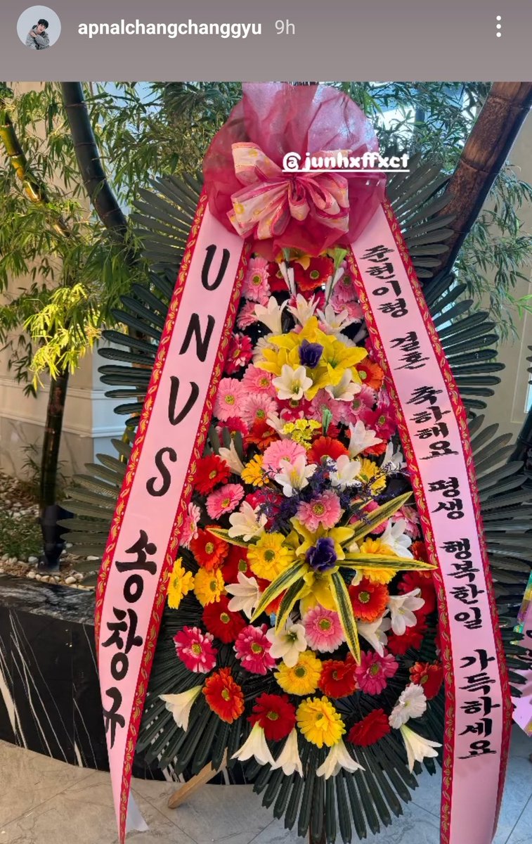 how sweet of Changgyu to gift this. 

#junhxffxct #JUNH #CHANGGYU #UNVS #apnalchangchanggyu