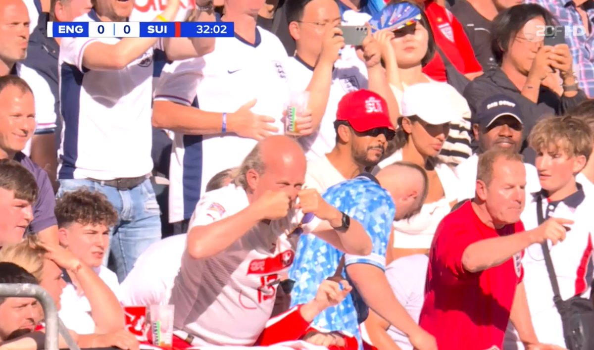 Official_Benji_'s tweet image. A Switzerland fan after Bellingham was fouled.😭
