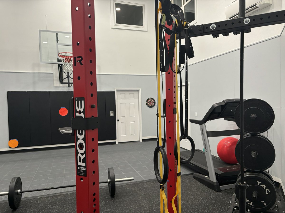 douglakemd's tweet photo. @northwoods1980 Here’s my set up:

3/8 in rubber flooring for 1/2, sport court flooring other 1/2
BB hoop
Folding Rogue rack
Used treadmill 
Adjustable DBs
Adjustable KB
Fringe Sport AirBike
Fringe plates
Rogue folding bench

2 mini splits are perfect HVAC

Equipment total around $5k. https://t.co/NXjSydTXFr