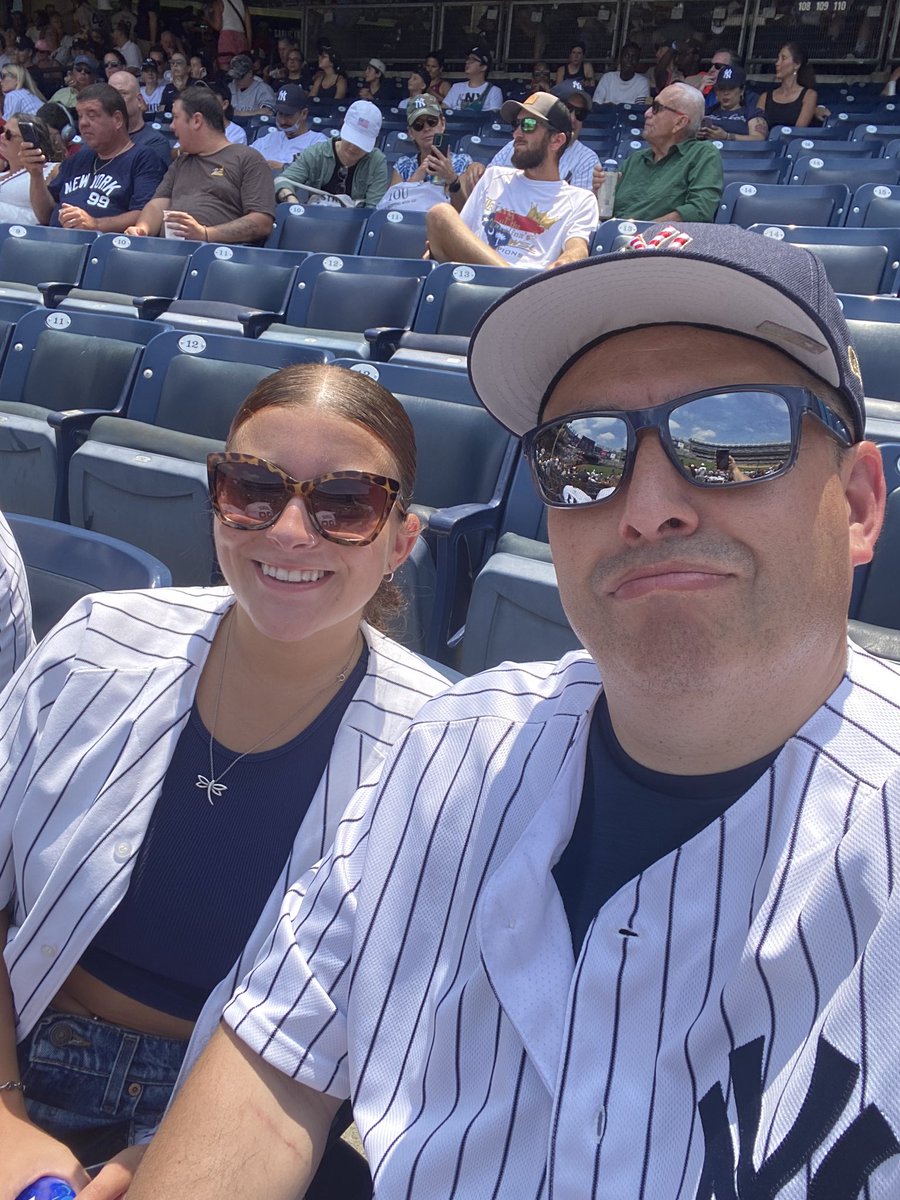 BillyO41's tweet photo. Let’s go @Yankees 
#RepBX https://t.co/YQYnyTInSg