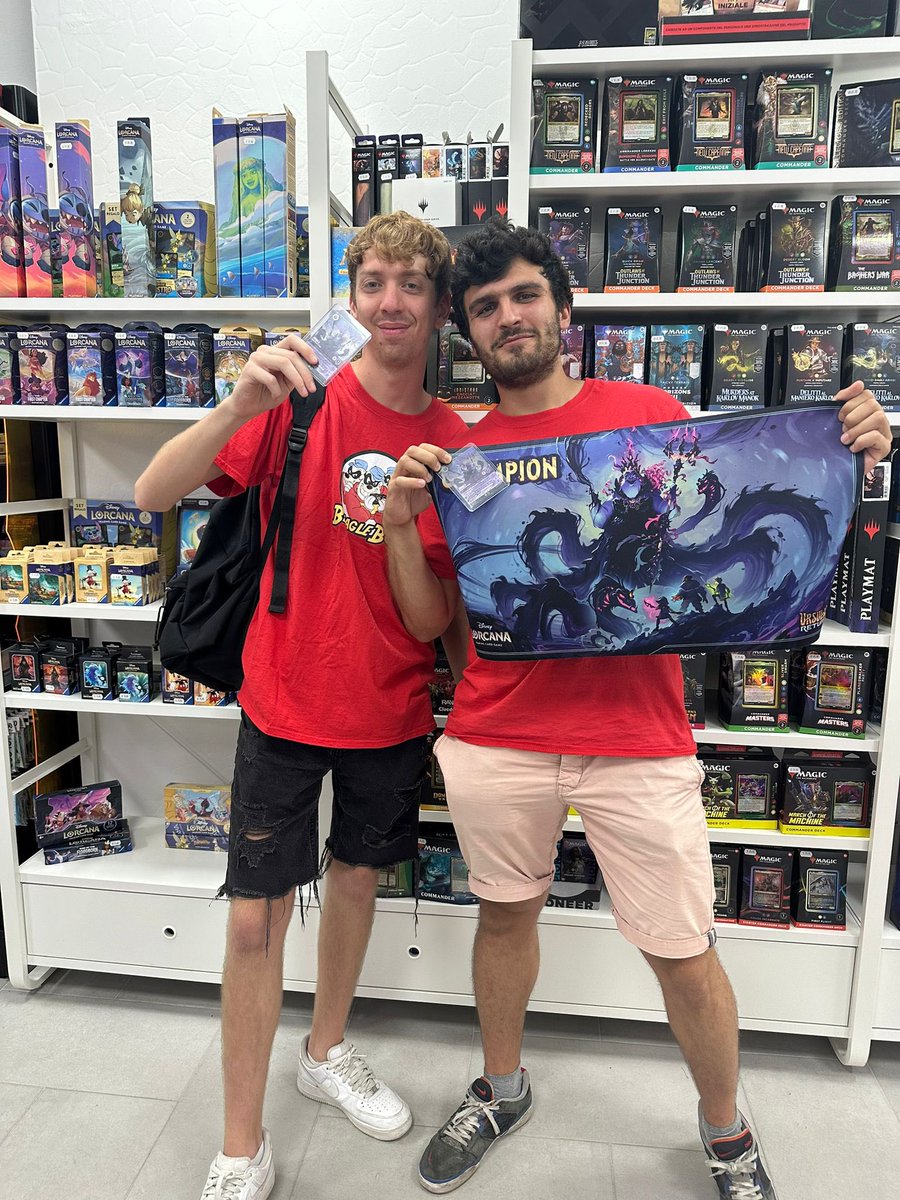 2 Beagle Boys On top! 💪🏻We got the First set championship in Rome!🇮🇹
Congrats to <a href="/AleMangiu/">AleMangiu</a> and Manfro!
Decklist soon on <a href="/ink_decks/">inkDecks: Lorcana Decks</a> !
#lorcana #disneylorcana #ursula