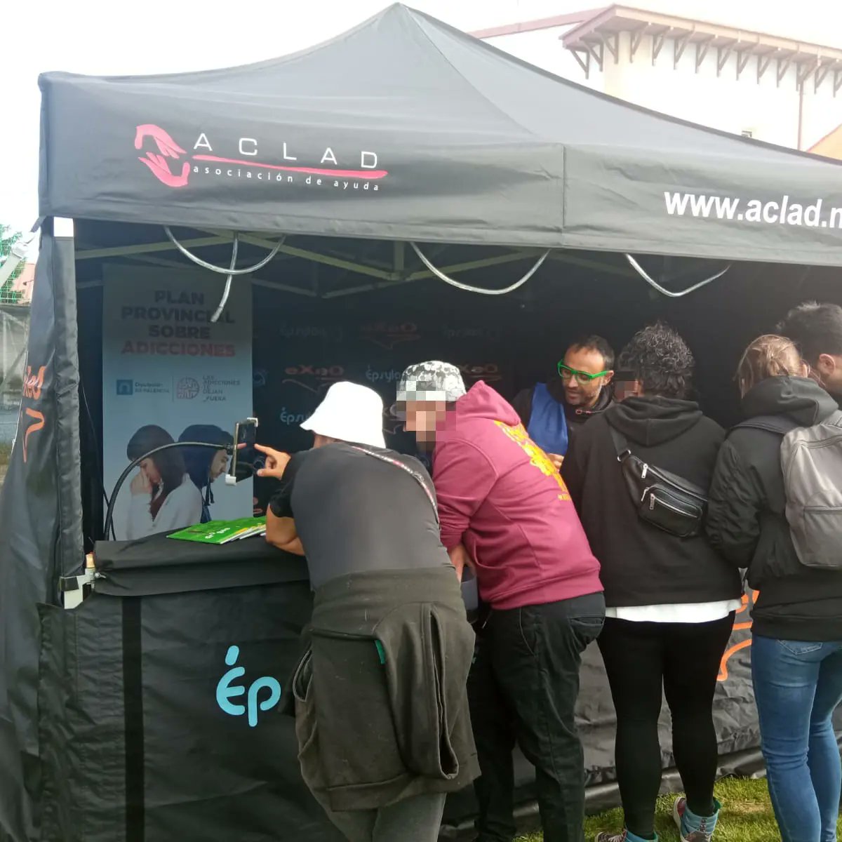 exeo_info's tweet photo. 🔛 Estamos en el @GalletaRockFest
#AguilardeCampoo,📍#Palencia
¡Acércate a nuestra carpa!
▪️Información sobre #drogas
▪️Análisis de sustancias
▪️Juegos interactivos
▪️Regalos
👉Intervención realizada gracias a @diputacionPalen

#ReduceDaños
#SeguridadVial
 #SaludSexual https://t.co/NCvI9OgtfB