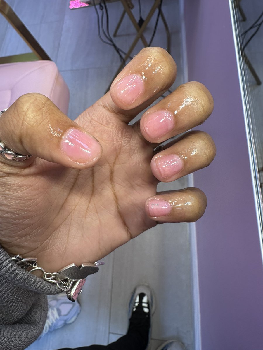 mauriswipes tweet media