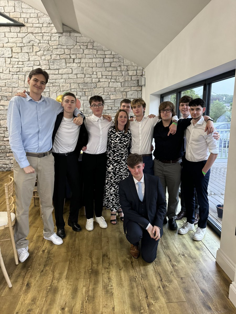 ChepICTandCS's tweet photo. @Chepstow_Upper it’s been a pleasure teaching you all!! Wishing you all the best in your future 💕💕 https://t.co/WU6EOerISD