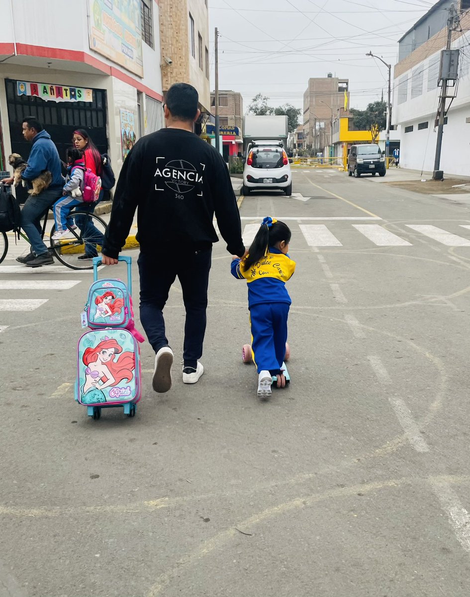 giova9103's tweet photo. 🤷🏻‍♂️Hay momentos claves en la vida que no cambiaría. 

El tiempo ⏱️ es nuestro peor aliado en quien no podemos confiar. Cuando menos lo esperas, ya te sacó  mucha ventaja.

Hoy me gozo y trato de maquillar los picos altos y bajos de la vida con lo bueno que Dios me ha dado. https://t.co/lTIDsDZ53I