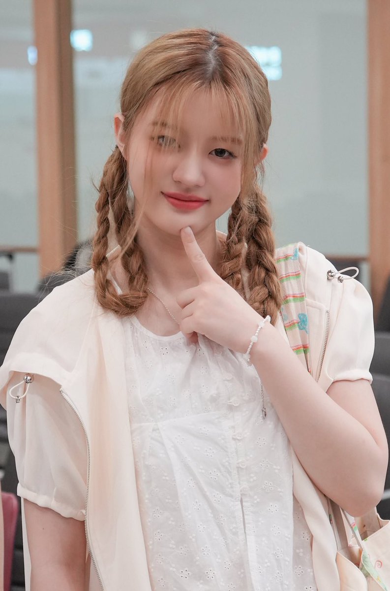 minju pics tweet media